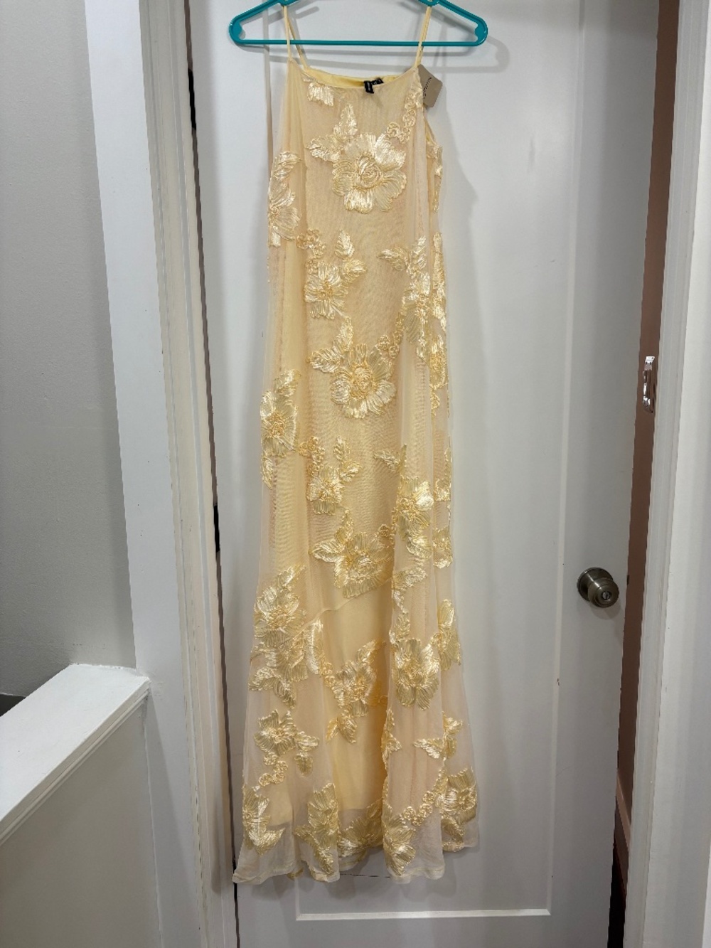 Vero Moda (Reclectic) NWT Light Yellow 3D Floral Dress Size Small